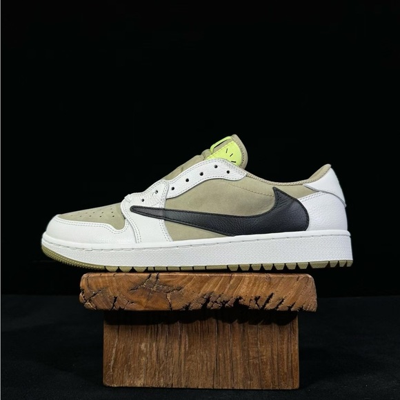 Travis Scott x Air Jordan 1 Low Golf “Neutral Olive”Size EUR 46